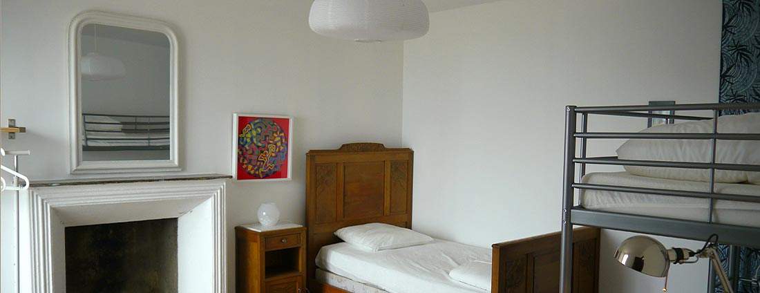 photo chambre - 3 lit simple - corsica-home.com - gîte vacances Corse plaine orientale