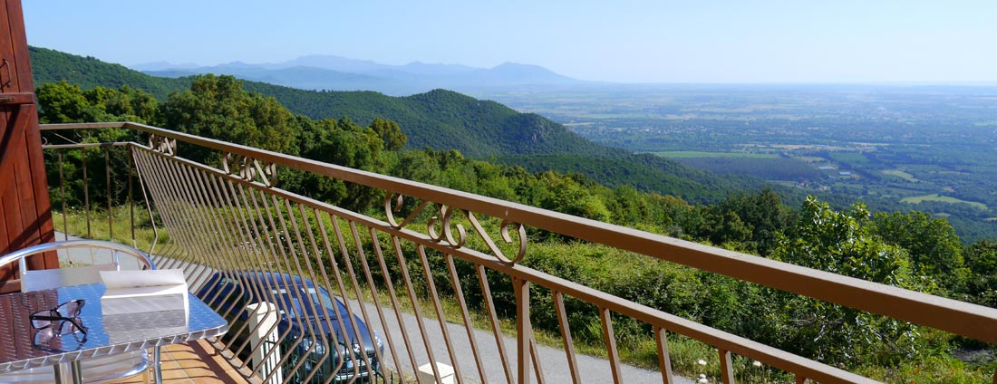 photo balcon panoramique 1- corsica-home.com - gîte vacances Corse plaine orientale